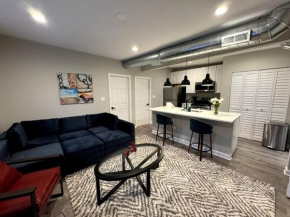West Loop King Oasis/2BR that sleeps 6 guests/walk to Fulton Market